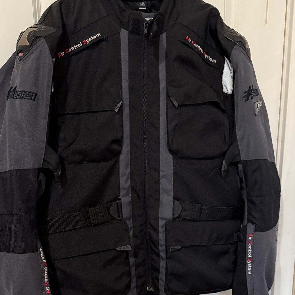 Heated Performance Jacket - Black and Gray - Picture 10 of 17